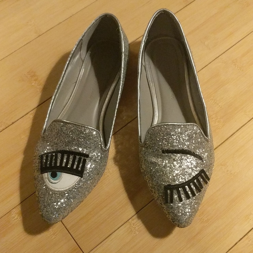 Silver glitter pointed flats, winky eyes & lashes